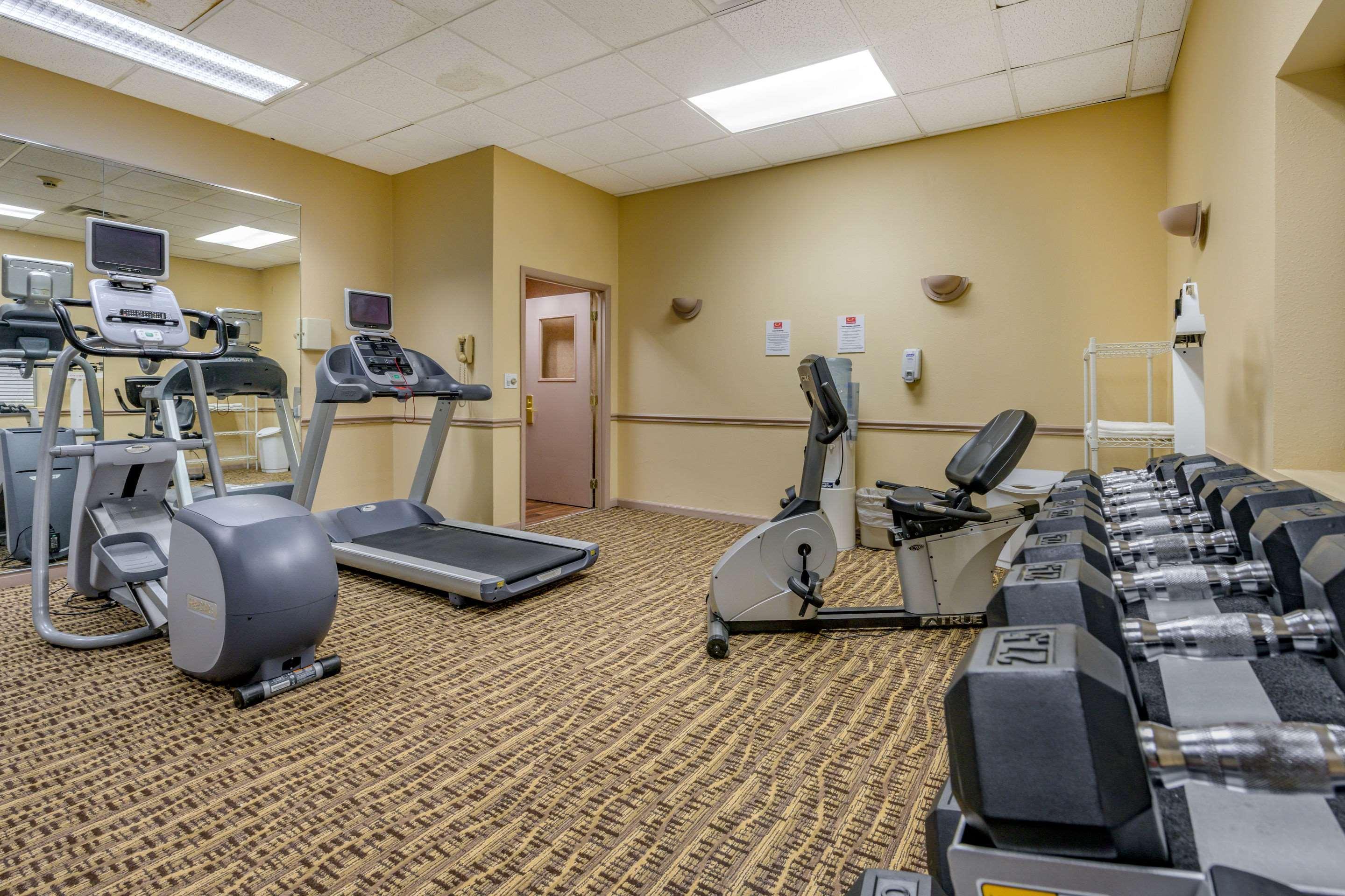 Econo Lodge Inn & Suites Triadelphia - Wheeling Extérieur photo