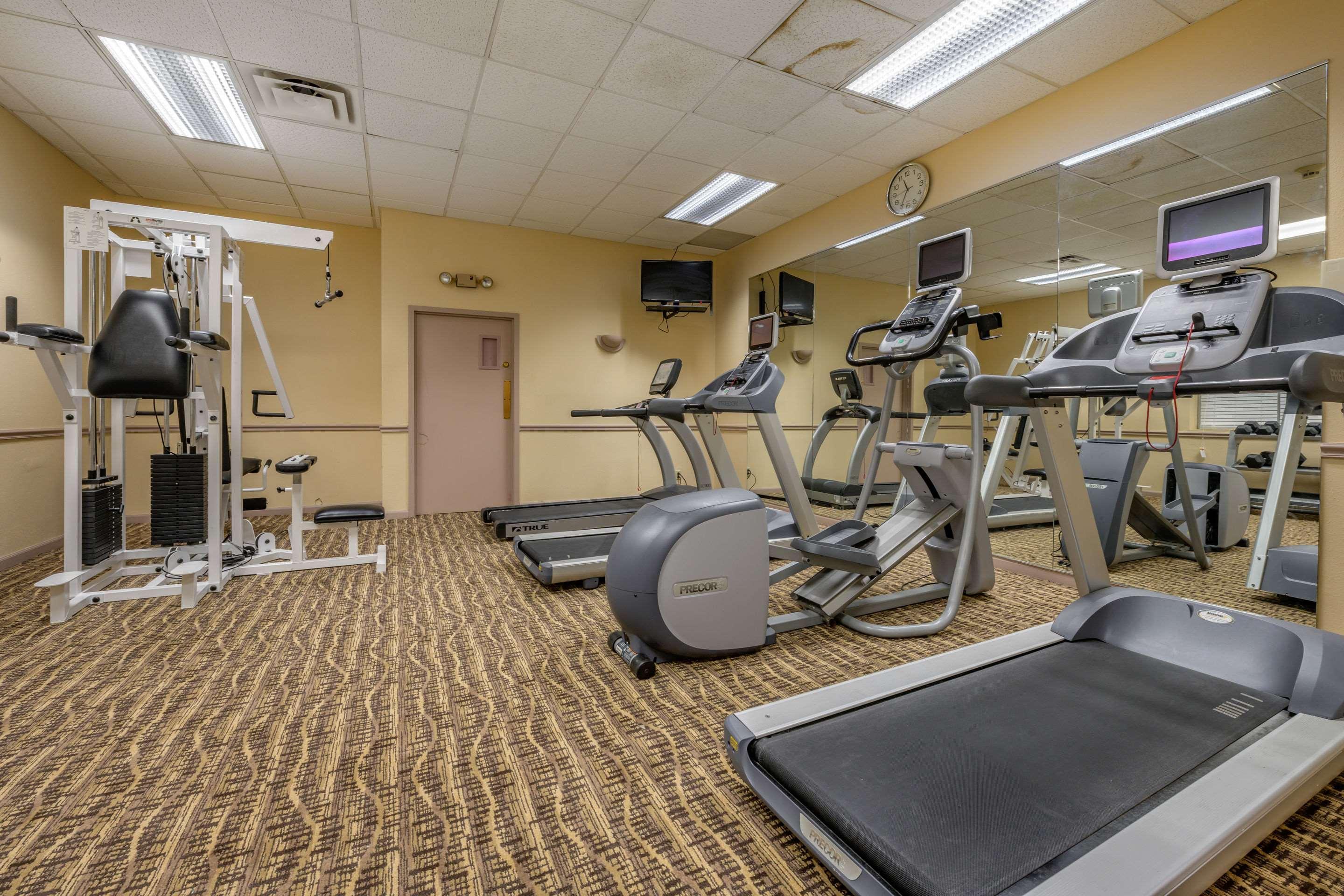 Econo Lodge Inn & Suites Triadelphia - Wheeling Extérieur photo