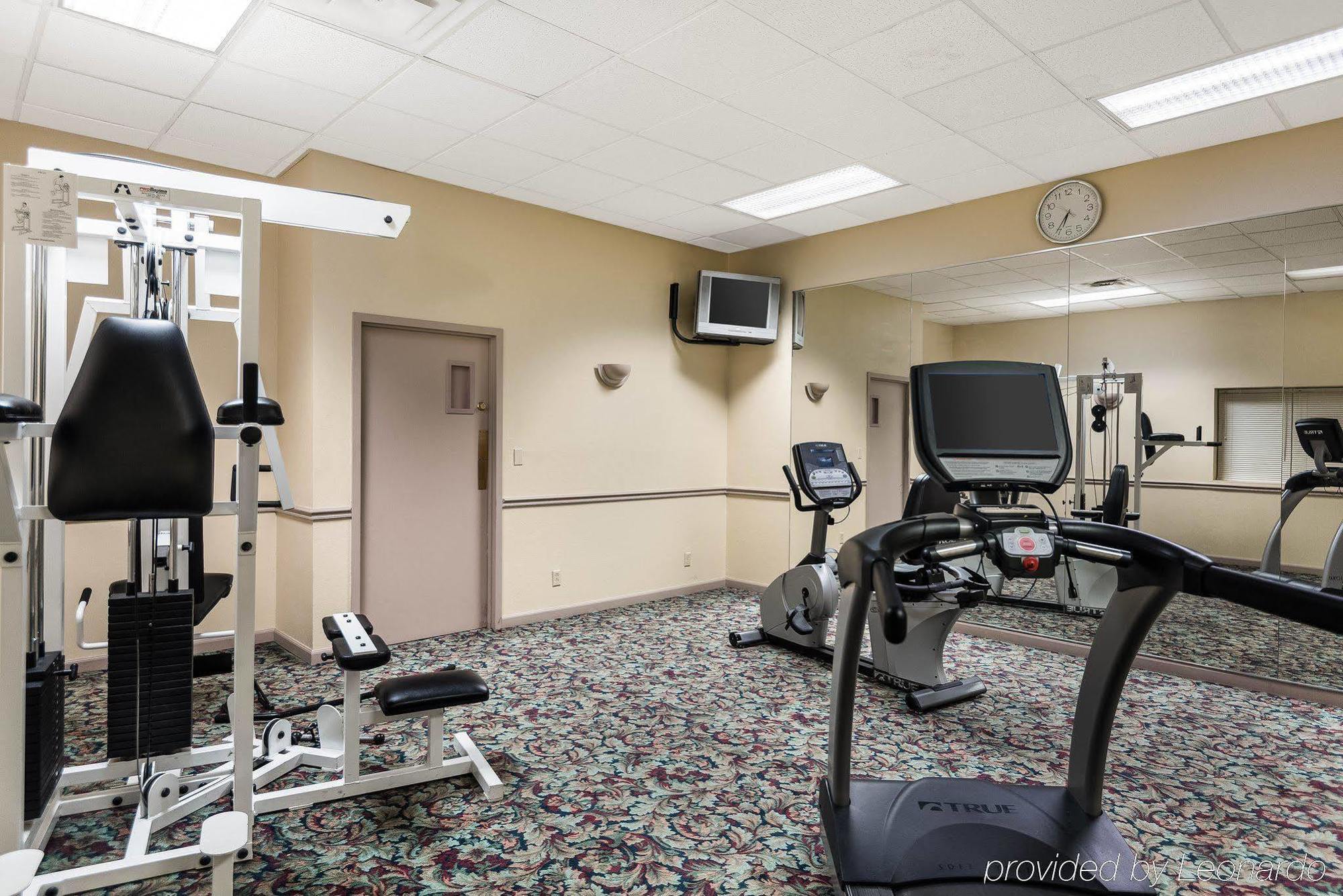 Econo Lodge Inn & Suites Triadelphia - Wheeling Extérieur photo