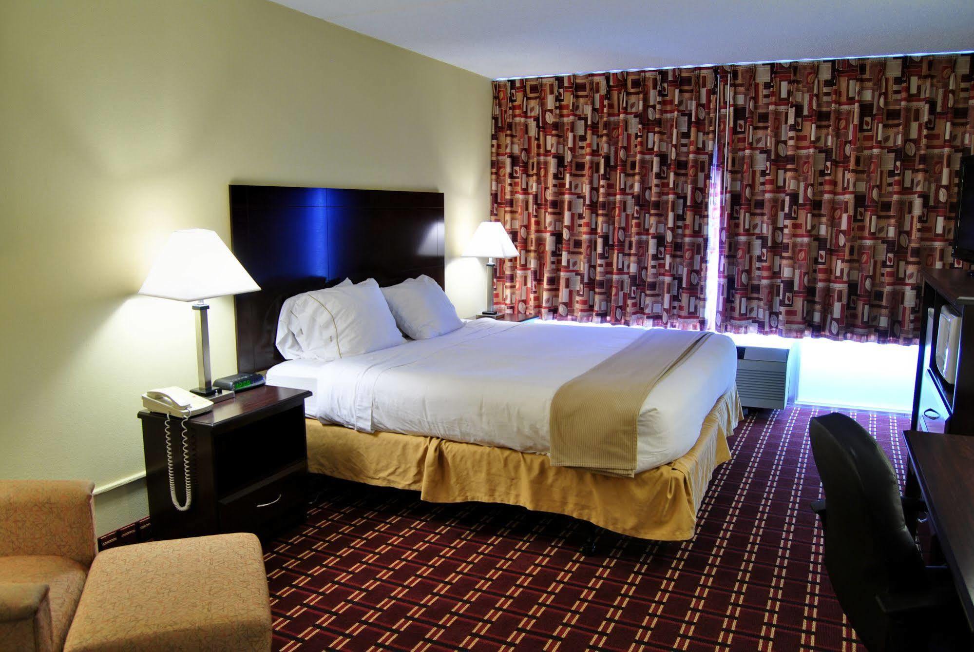 Econo Lodge Inn & Suites Triadelphia - Wheeling Extérieur photo