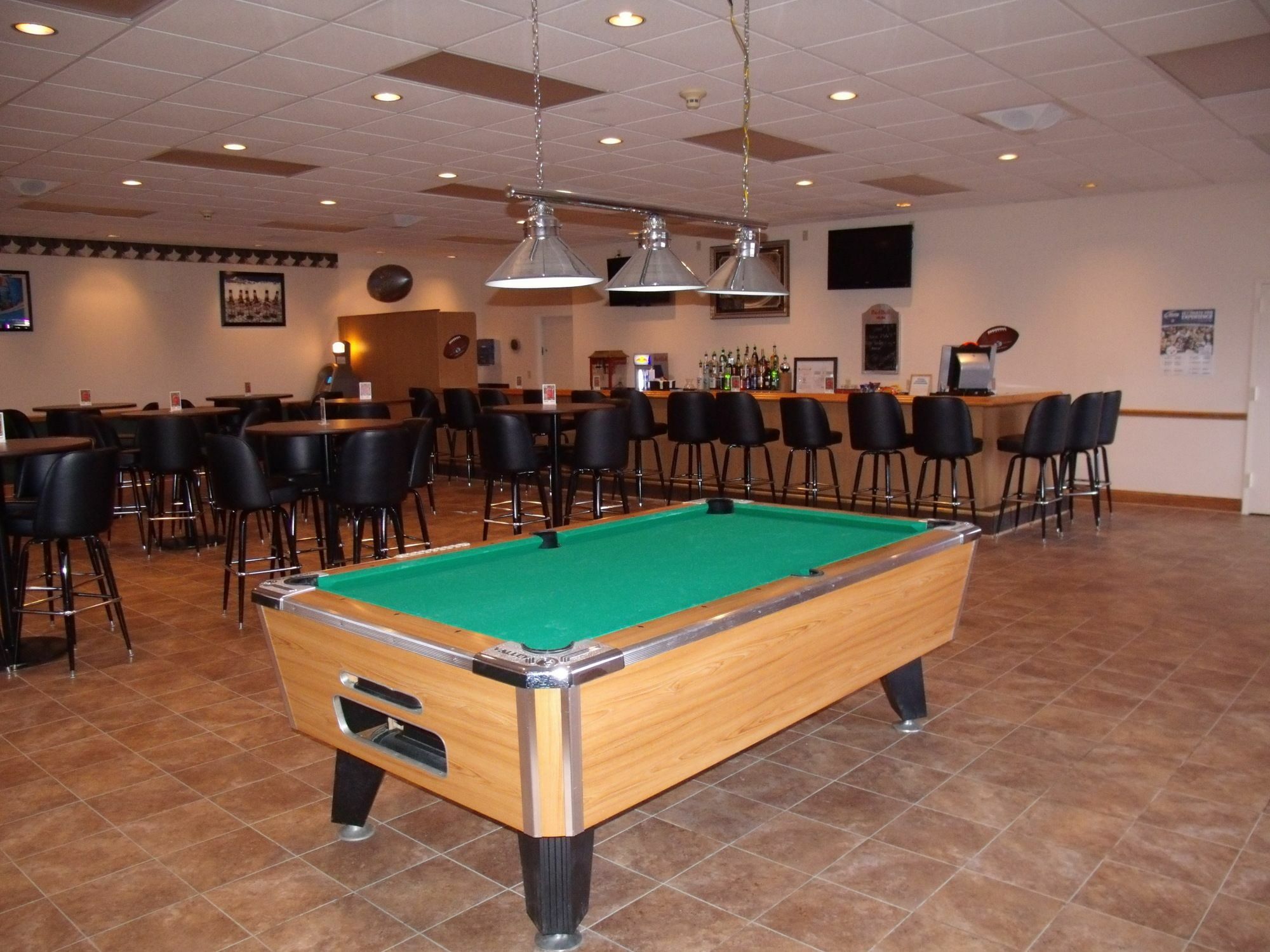 Econo Lodge Inn & Suites Triadelphia - Wheeling Extérieur photo